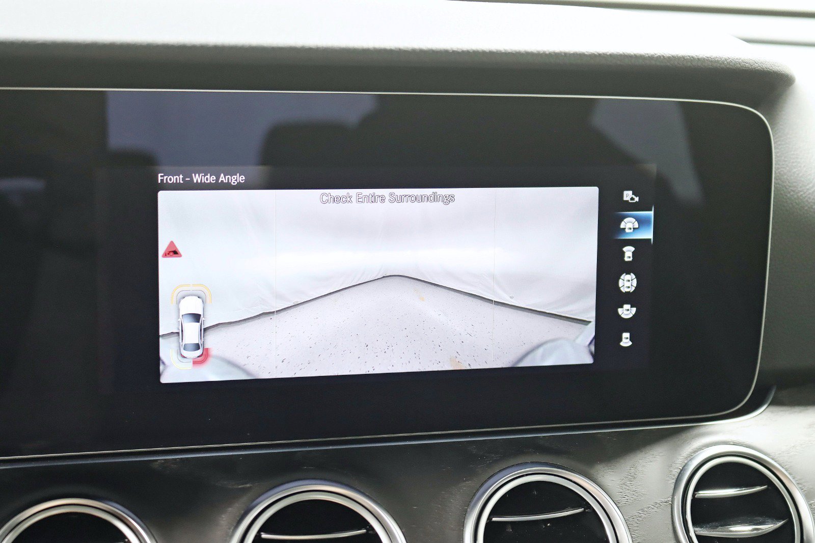 Used 2022 Mercedes-Benz E 450 4MATIC Sedan w/ Driver Assistance Package image 23