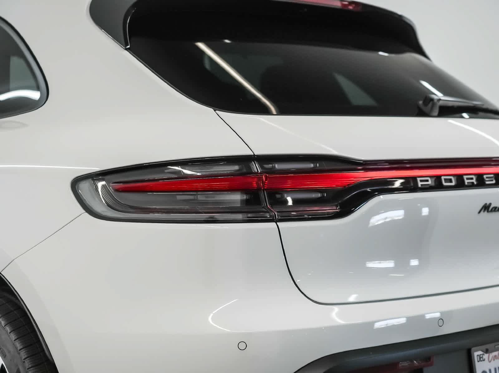 Certified 2026 Porsche Macan AWD/4WD image 12