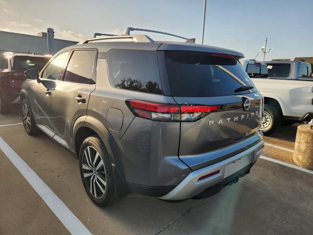 Used 2025 Nissan Pathfinder Platinum w/ Cargo Package FWD image 4