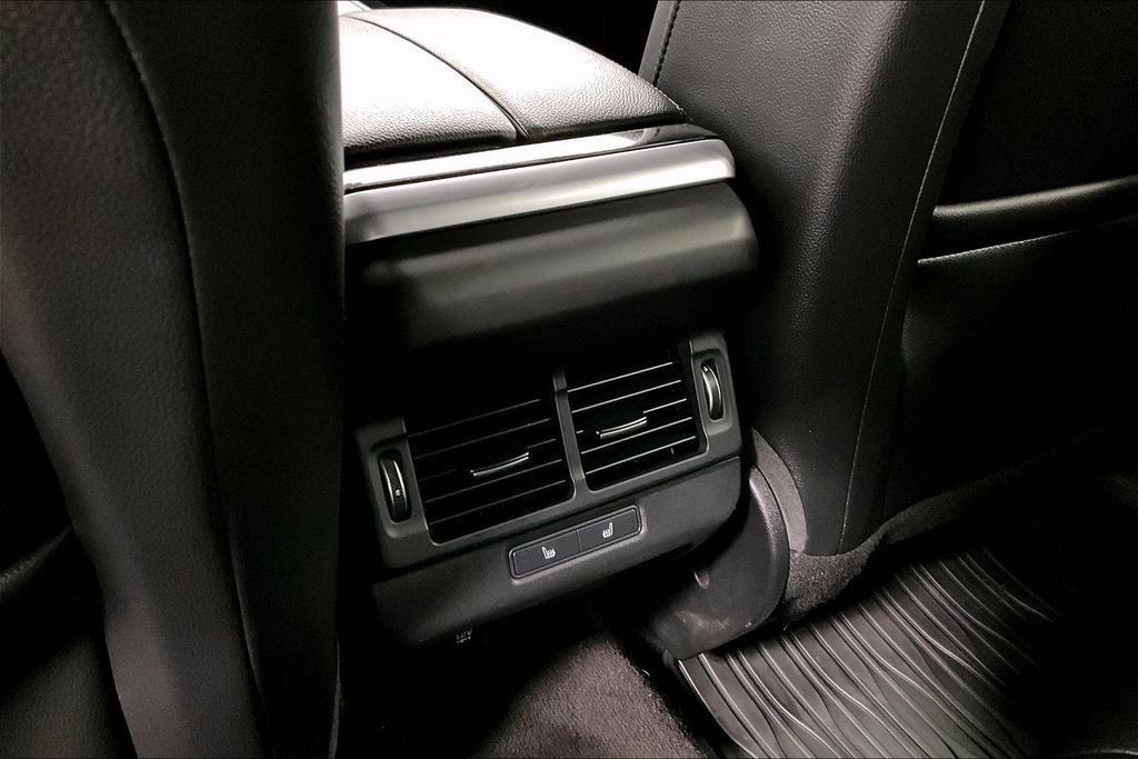 Used 2020 Land Rover Range Rover Evoque SE image 31