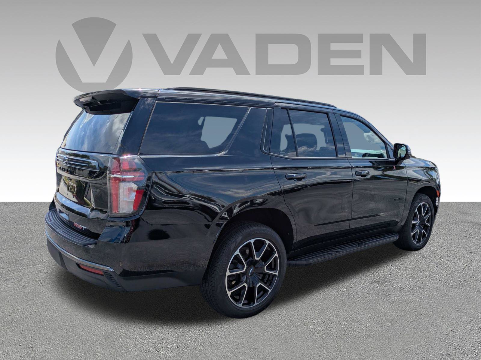 Used 2022 Chevrolet Tahoe RST w/ Luxury Package AWD/4WD image 26