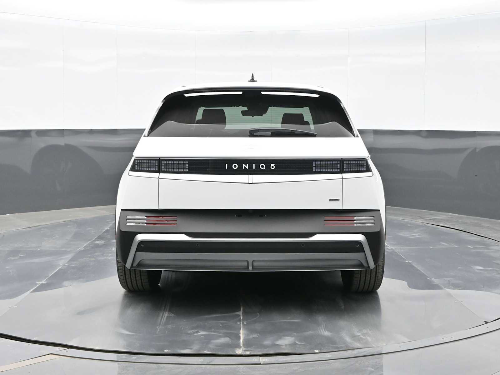 New 2025 Hyundai Ioniq 5 SE image 6