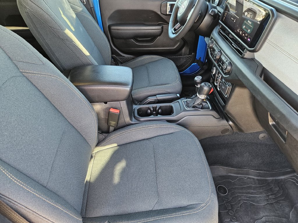 Used 2024 Jeep Wrangler Unlimited Sport AWD/4WD image 14