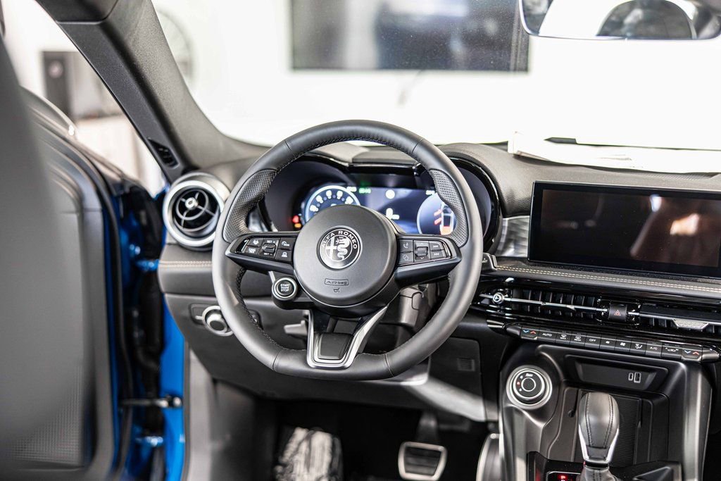 New 2025 Alfa Romeo Tonale w/ Premium Package AWD/4WD image 38