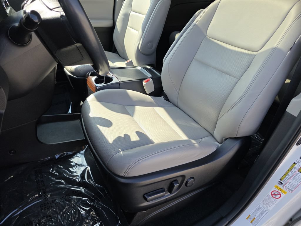 Used 2019 Toyota Sienna Limited AWD/4WD image 18
