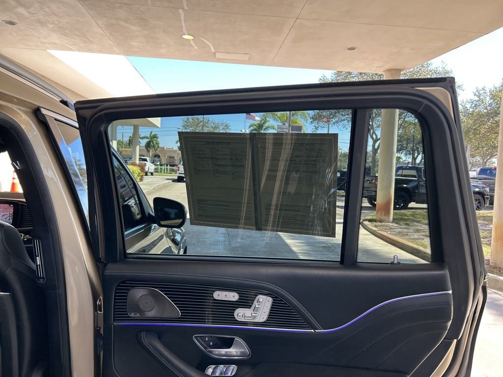 Used 2021 Mercedes-Benz Maybach GLS 600 4MATIC image 41