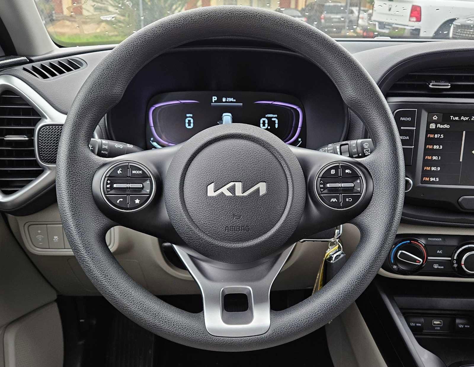 Certified 2025 Kia Soul LX w/ LX Technology Package FWD image 16