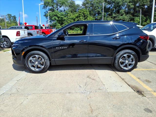 Used 2025 Chevrolet Blazer LT AWD/4WD image 4