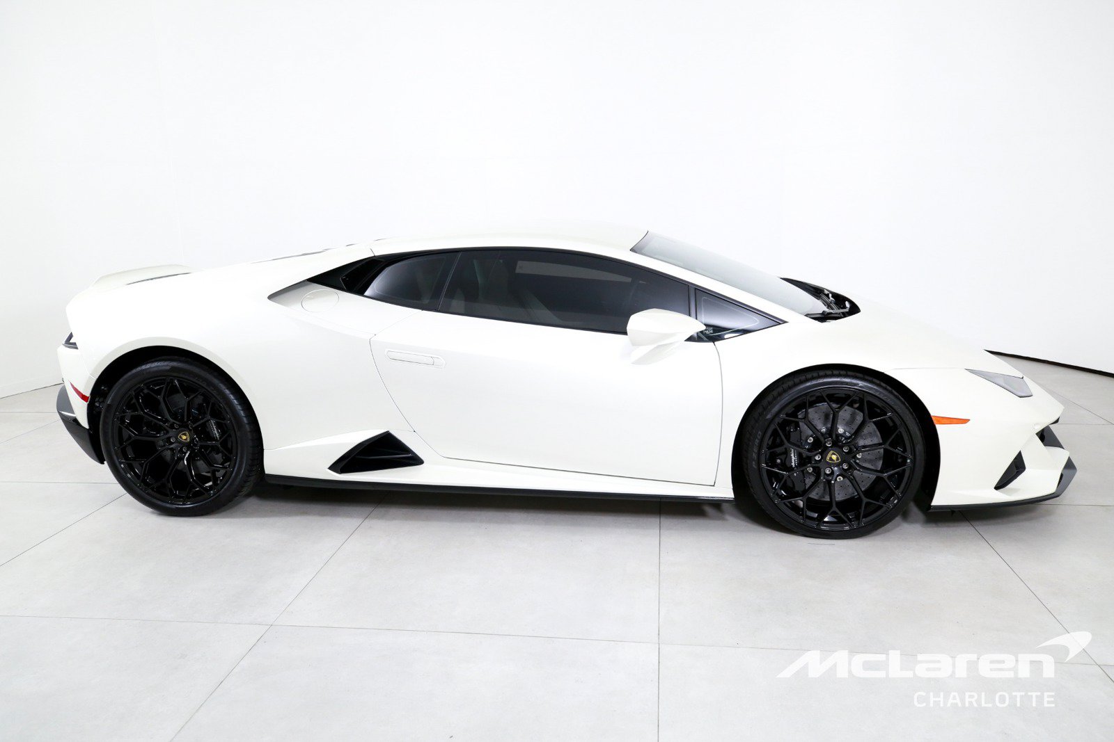Used 2022 Lamborghini Huracan EVO AWD/4WD image 9