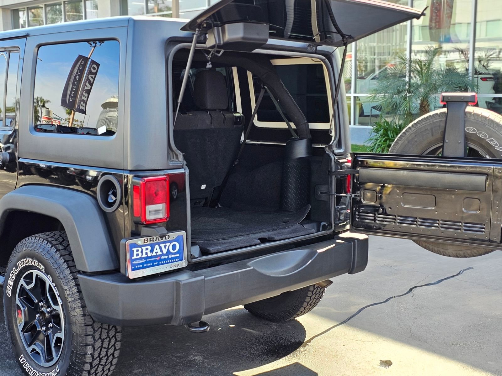 Used 2018 Jeep Wrangler Unlimited Sport S image 8