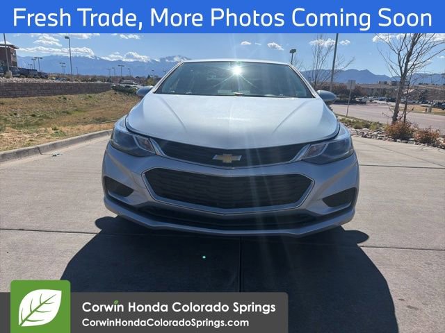 Used 2017 Chevrolet Cruze LT w/ Convenience Package FWD video 2