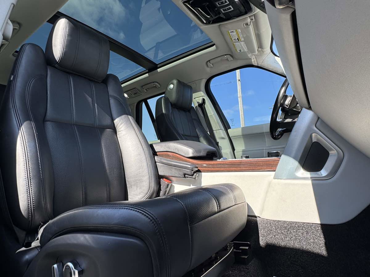 Used 2017 Land Rover Range Rover Supercharged image 33