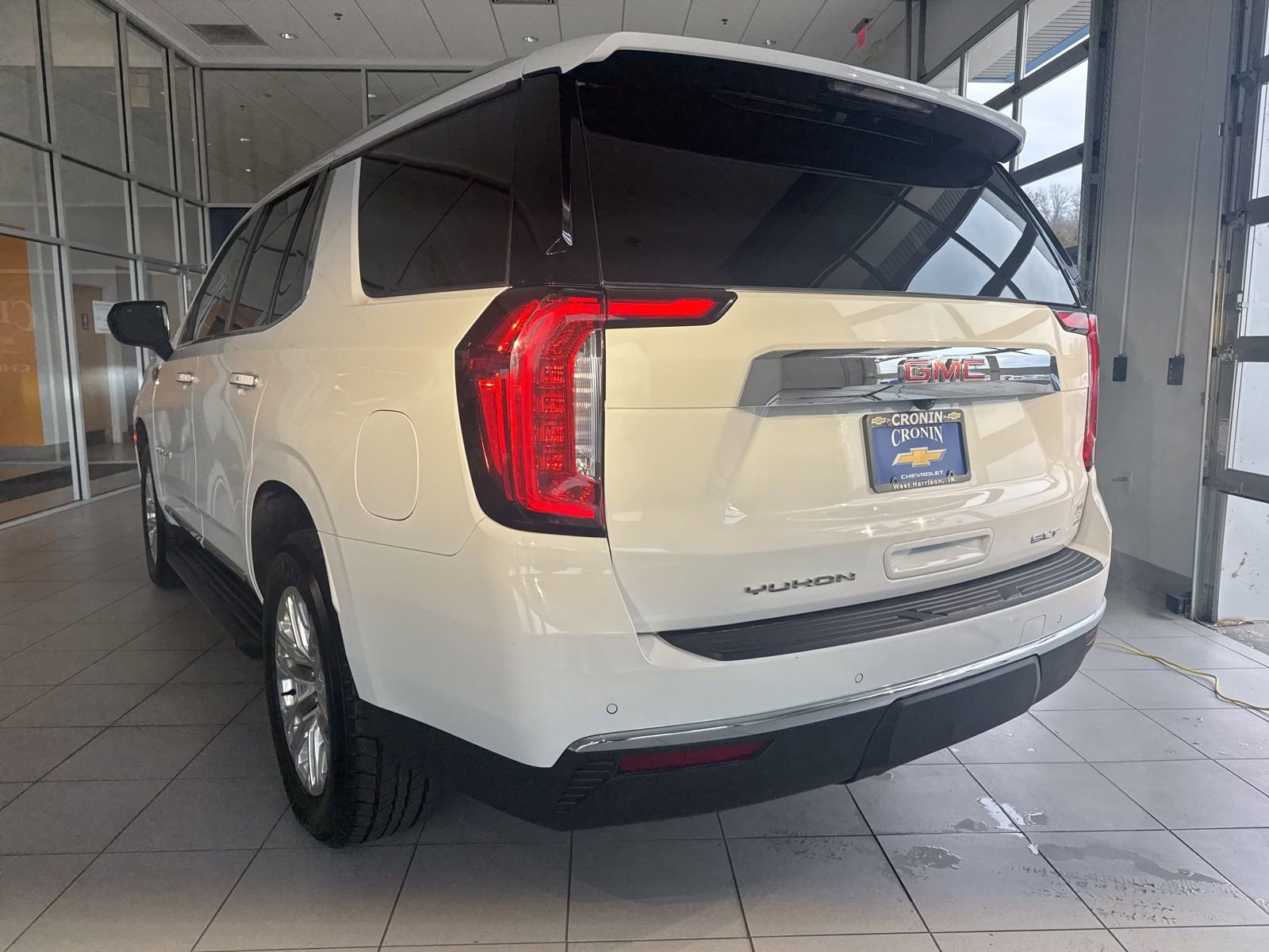 Used 2023 GMC Yukon SLT image 10