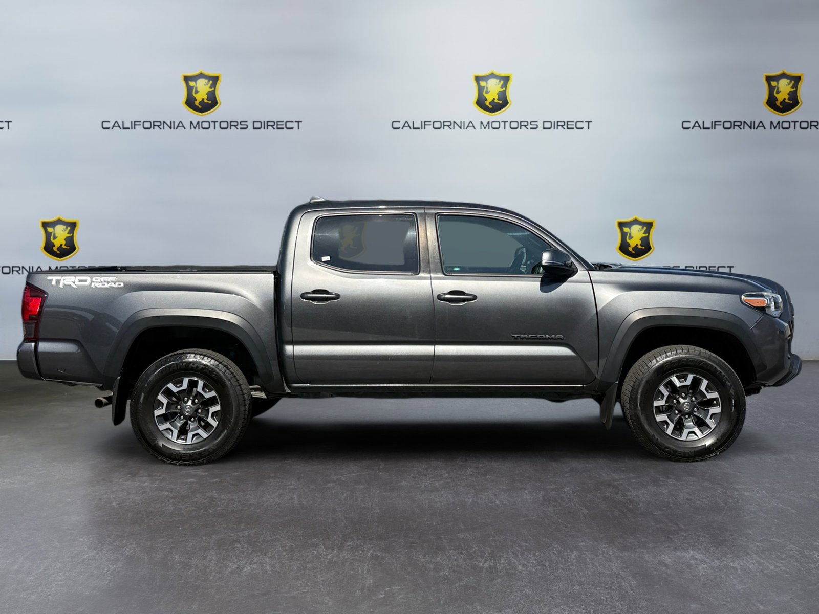 Used 2019 Toyota Tacoma TRD Off-Road image 6