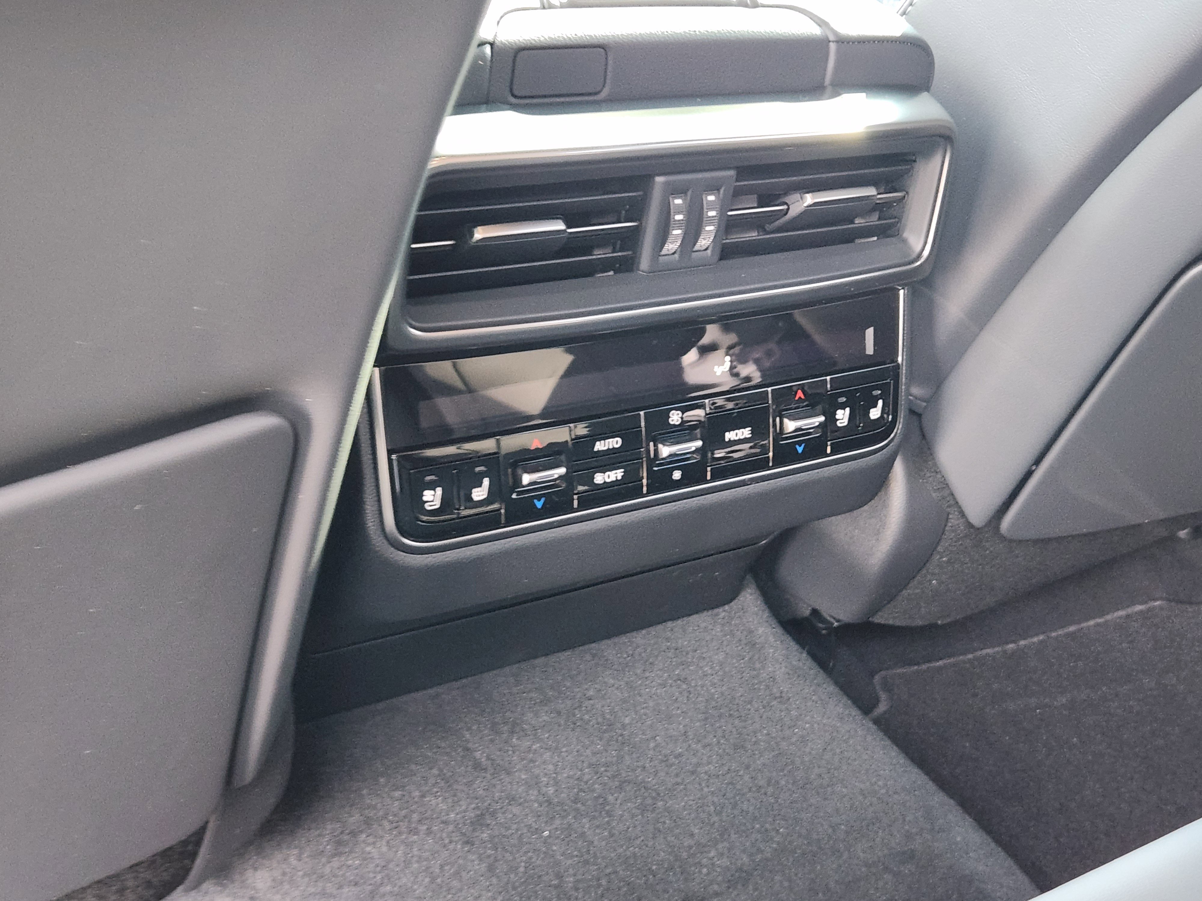 New 2026 Lexus LX 600 4WD w/ Luxury Package image 22