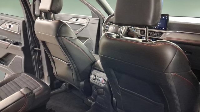 Used 2025 Ford Explorer ST-Line AWD/4WD image 15