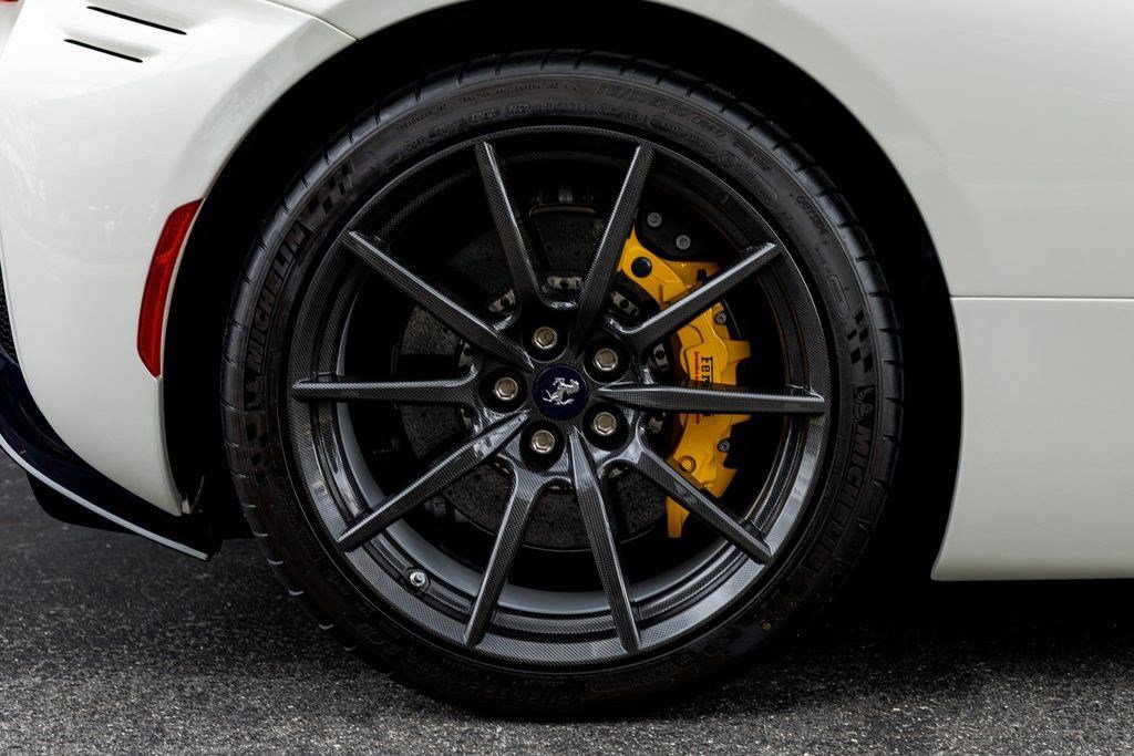Used 2022 Ferrari SF90 Spider image 16
