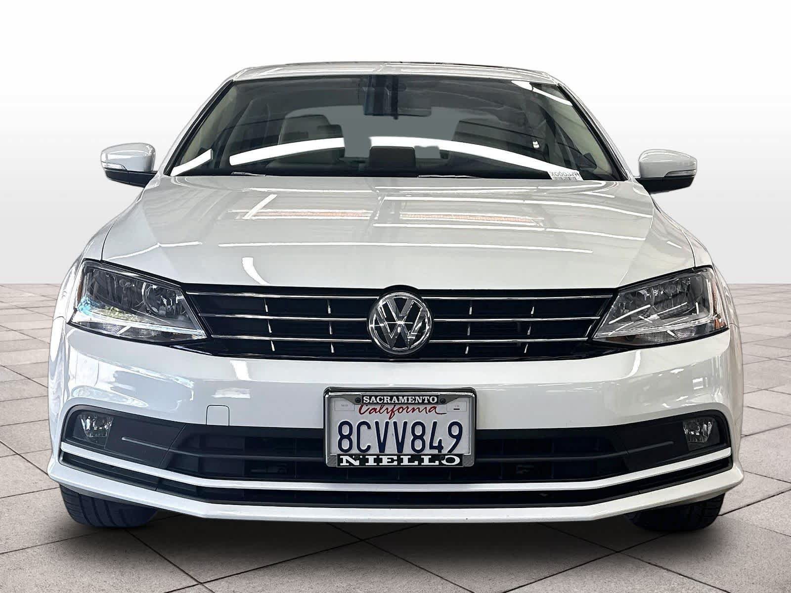 Used 2018 Volkswagen Jetta SEL FWD image 2