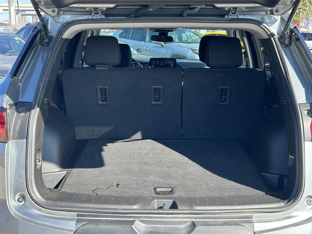 Used 2025 Chevrolet Blazer LT image 13