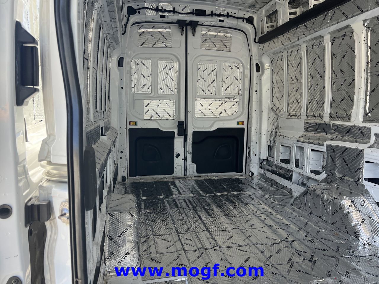 Used 2023 Ford Transit 250 148 High Roof Extended RWD image 22