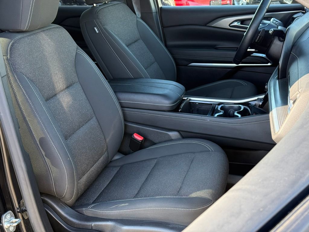 Used 2024 Chevrolet Traverse LT image 10