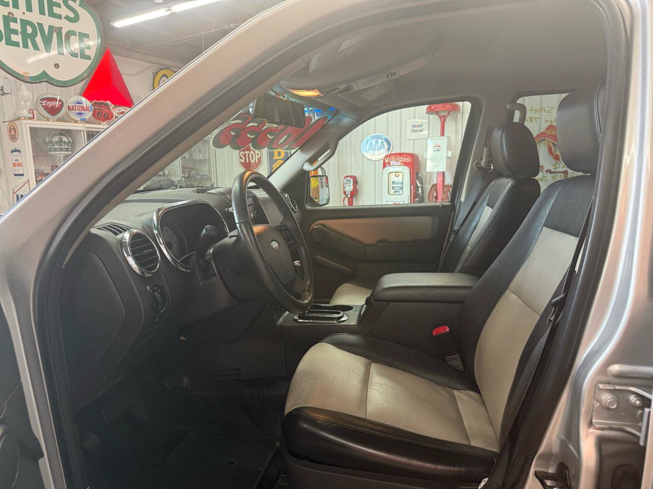 Used 2007 Ford Explorer Sport Trac Limited RWD image 13