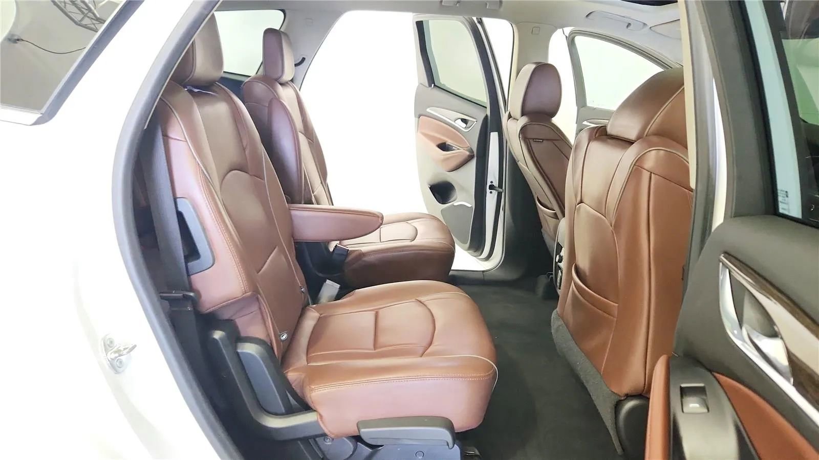 Used 2018 Buick Enclave Avenir w/ Avenir Technology Package image 39