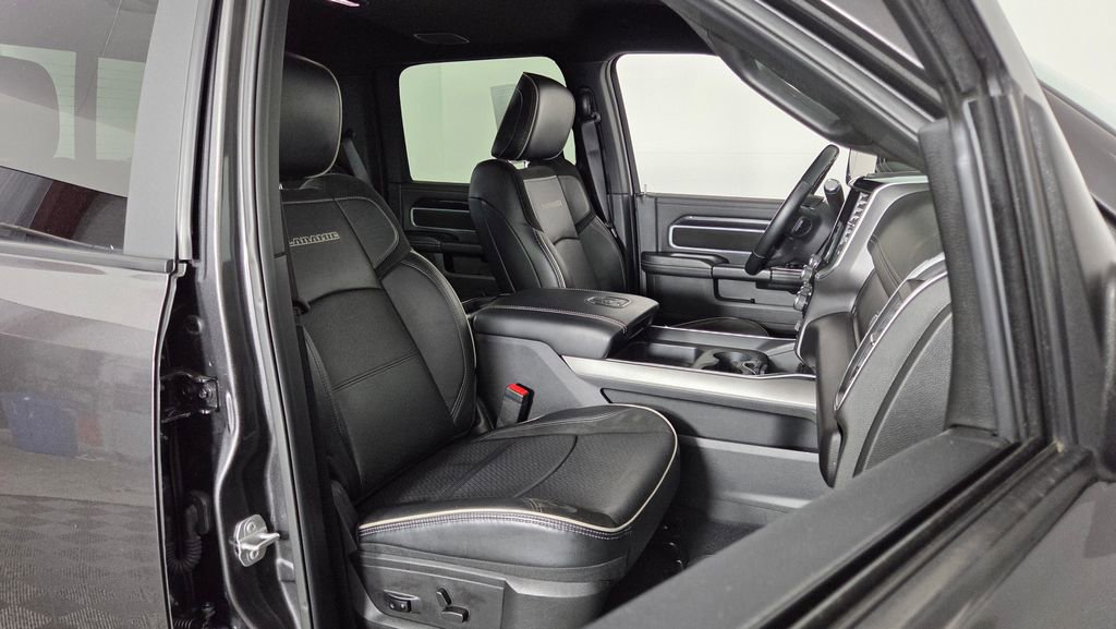 Used 2022 RAM 3500 Laramie w/ Night Edition image 38