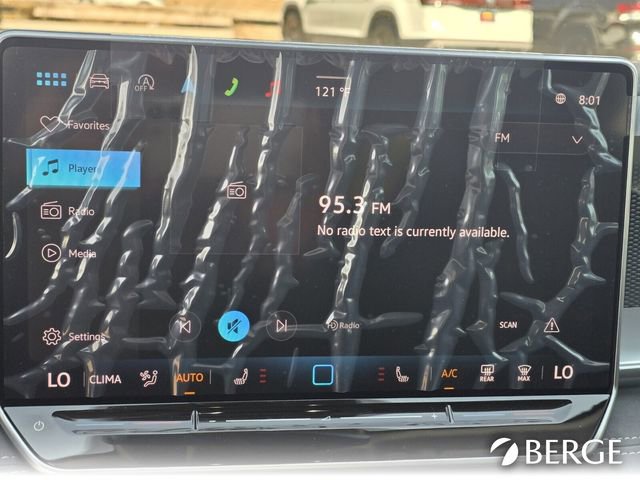 New 2025 Volkswagen Tiguan SE image 16