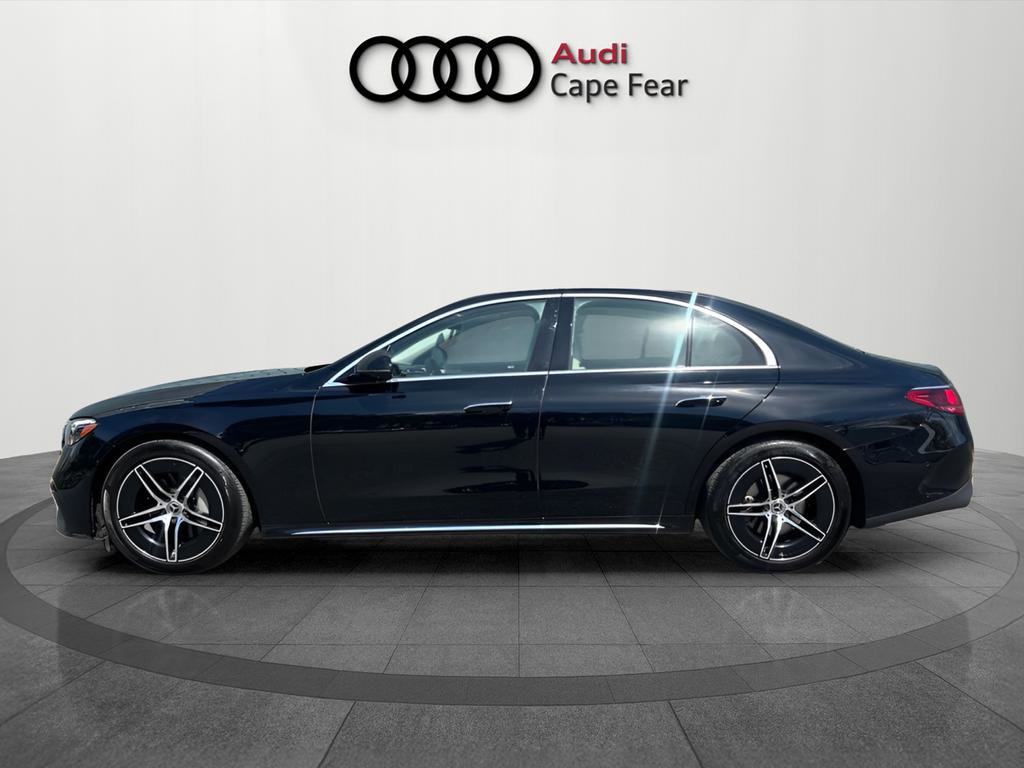 Used 2025 Mercedes-Benz E 350 4MATIC Sedan image 2