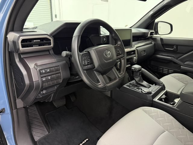 Used 2026 Toyota Tacoma SR5 AWD/4WD image 9
