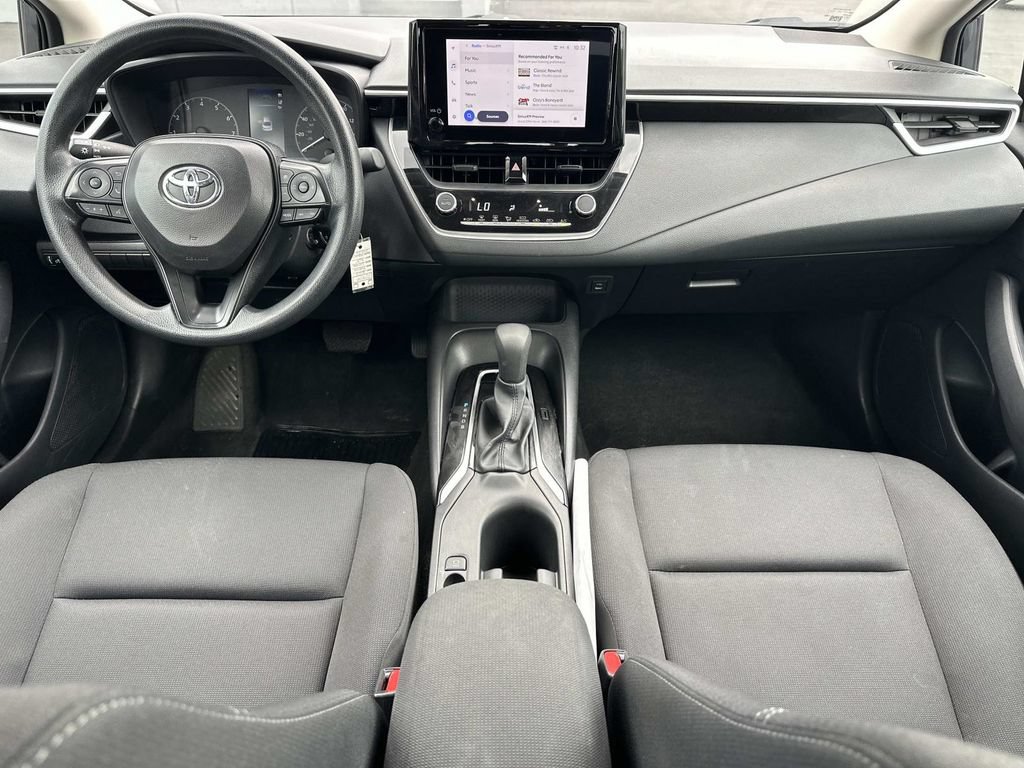 Used 2025 Toyota Corolla LE FWD image 13