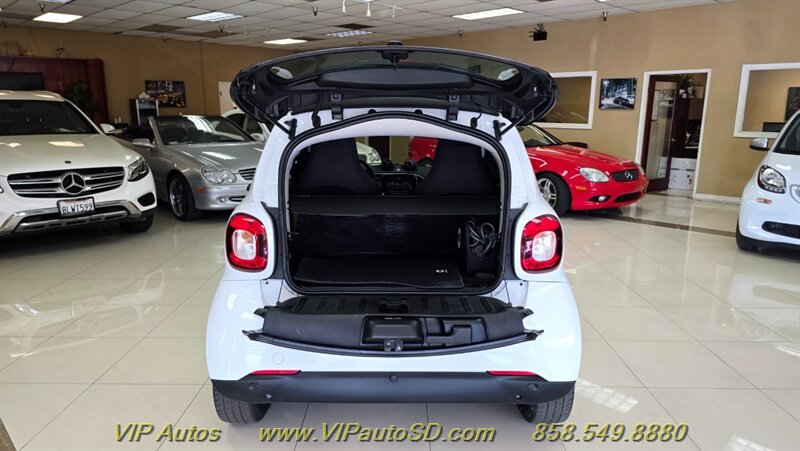 Used 2018 smart fortwo electric drive RWD image 10