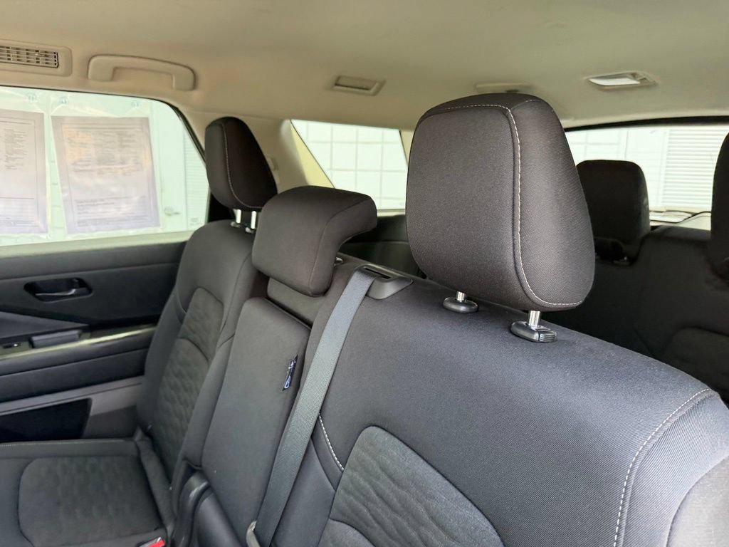 Used 2025 Nissan Pathfinder SV FWD image 16