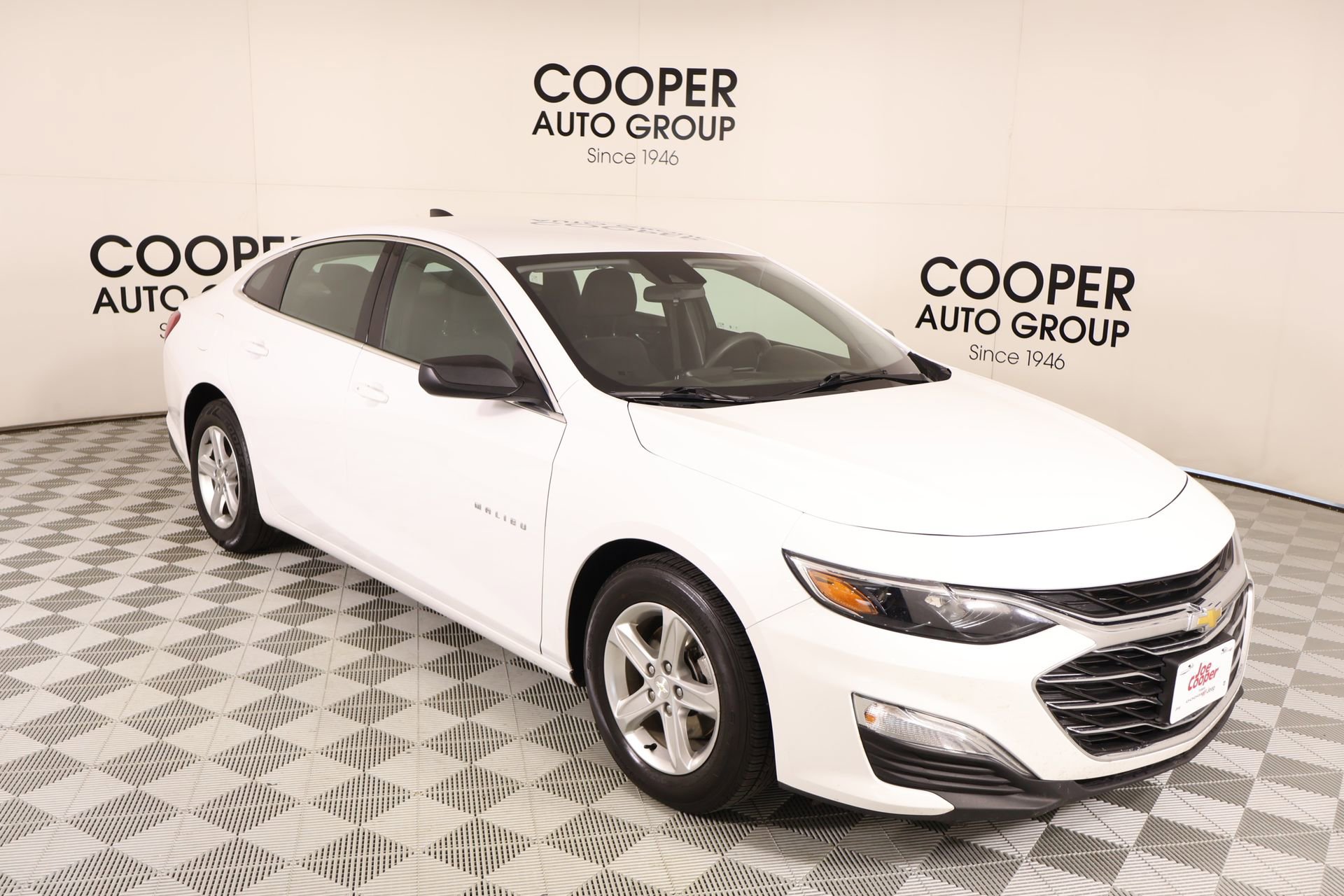Used 2023 Chevrolet Malibu LS FWD image 1