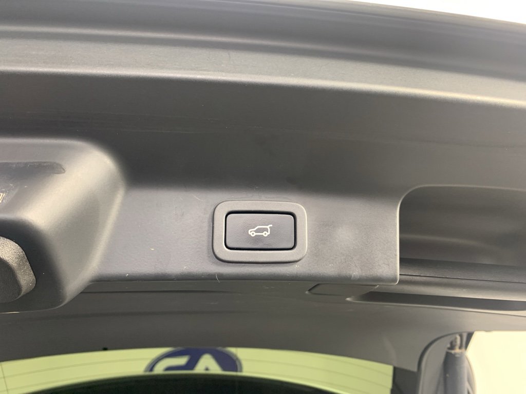 Used 2017 Jaguar F-PACE S AWD/4WD image 37