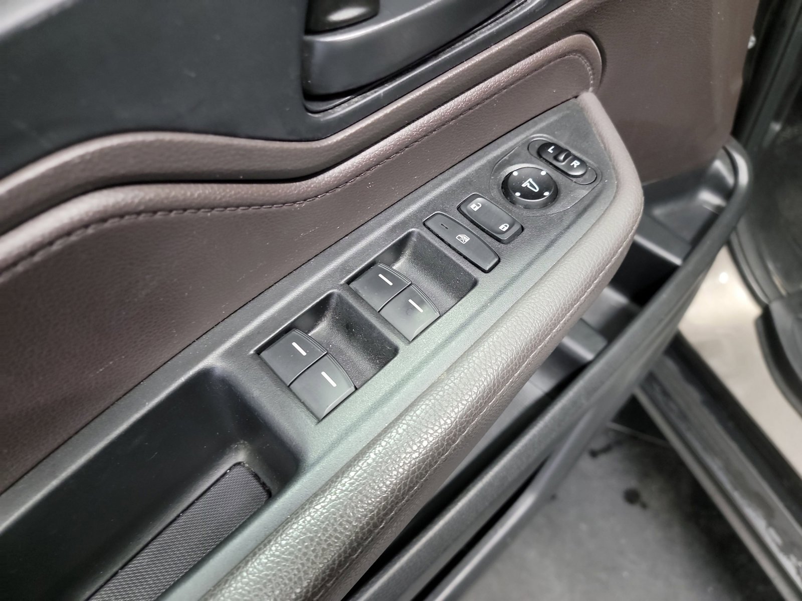 Used 2018 Honda Odyssey EX image 14