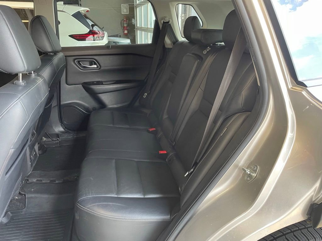 Certified 2022 Nissan Rogue SL w/ SL Premium Package AWD/4WD image 17