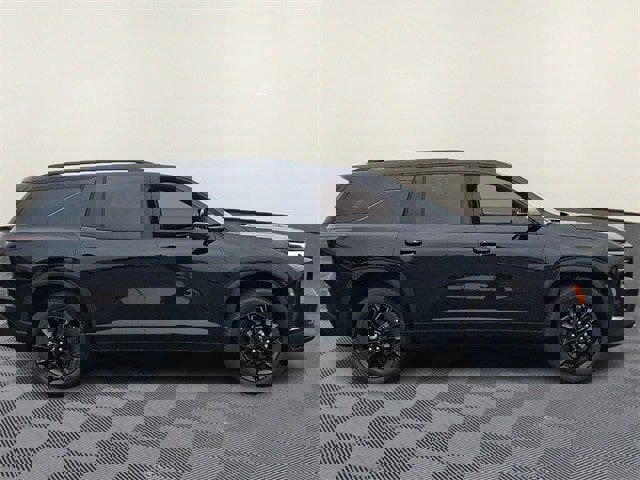 New 2025 Chevrolet Traverse LT w/ Enhanced Driving Package image 5