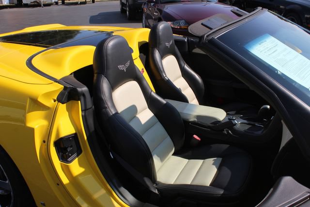 Used 2009 Chevrolet Corvette Convertible w/ Preferred Equipment Group RWD image 15
