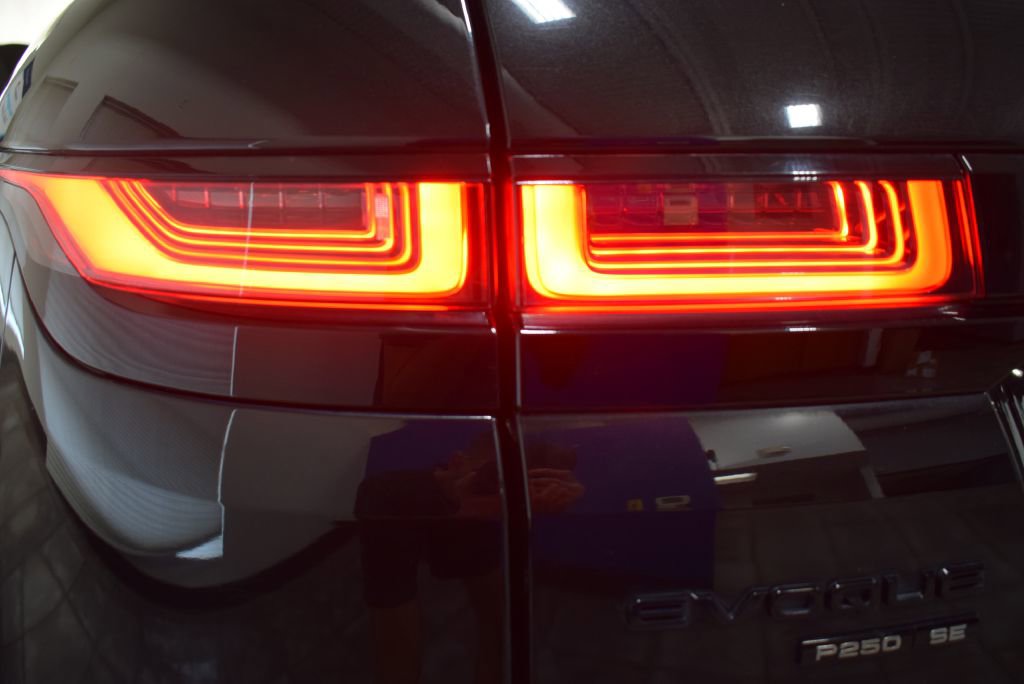 Used 2020 Land Rover Range Rover Evoque SE image 33
