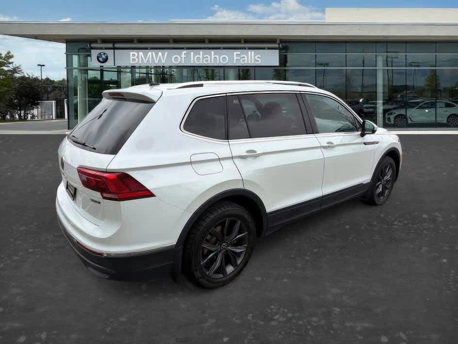 Used 2023 Volkswagen Tiguan SE w/ Panoramic Sunroof Package AWD/4WD image 7