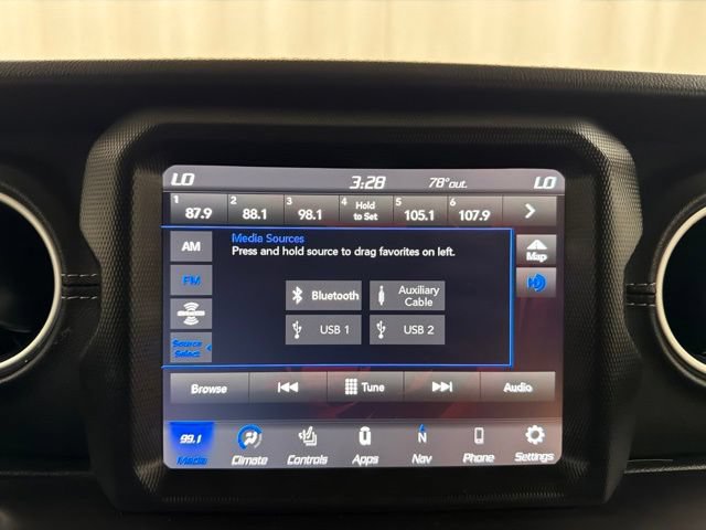 Used 2023 Jeep Wrangler Unlimited Sahara w/ Cold Weather Group AWD/4WD image 14