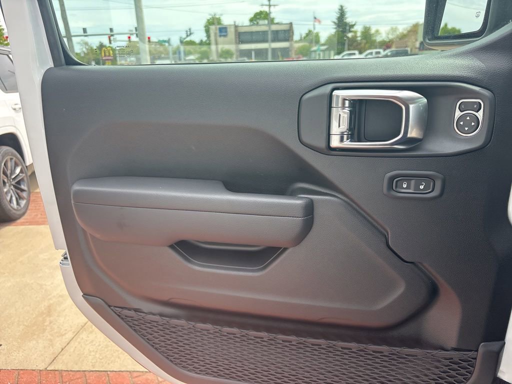 New 2025 Jeep Gladiator Sport AWD/4WD image 19