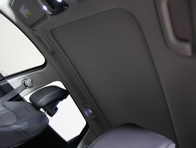 Certified 2025 Kia Sportage SX image 5