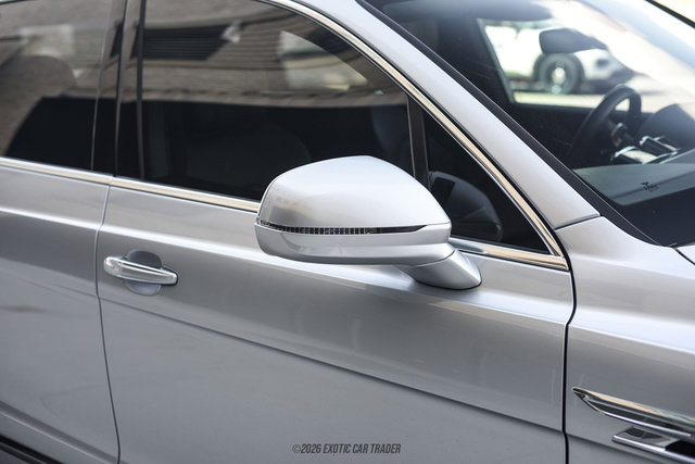 Used 2021 Bentley Bentayga AWD/4WD image 48