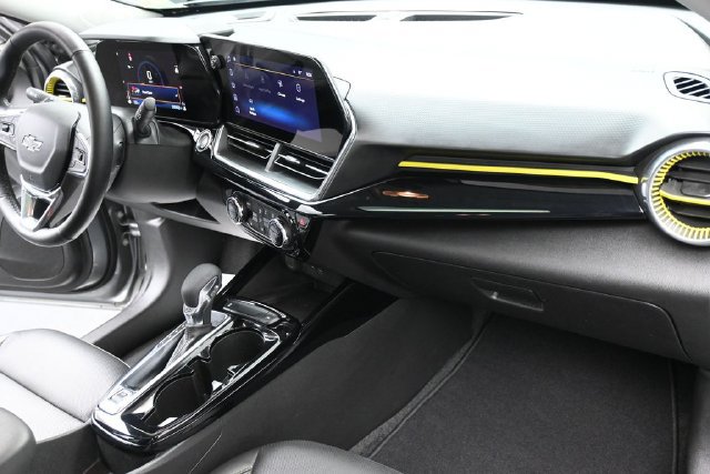 Used 2024 Chevrolet Trax ACTIV w/ Sunroof Package FWD image 34