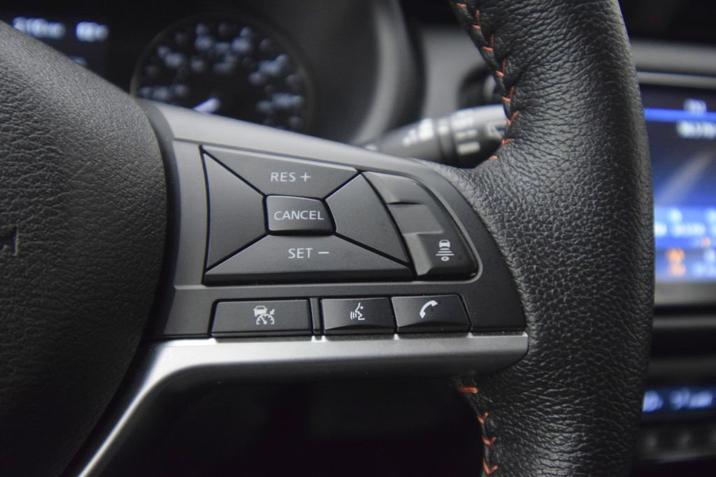 Used 2021 Nissan Kicks SR w/ SR Premium Package FWD image 31