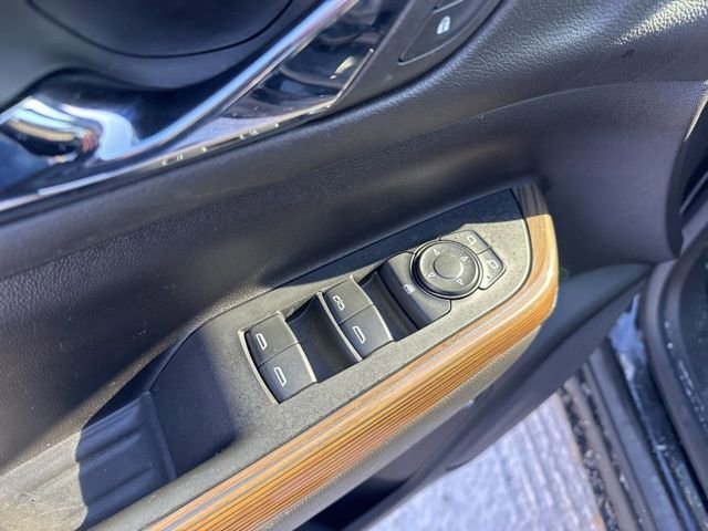 Used 2023 GMC Acadia SLE w/ Driver Convenience Package image 8