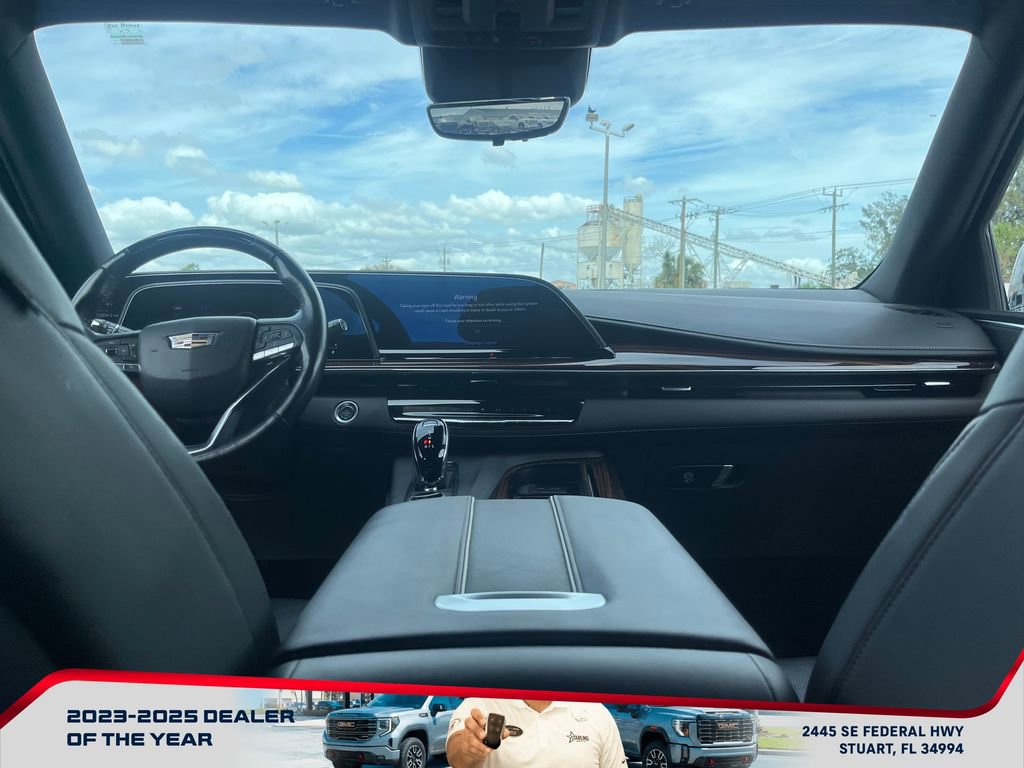 Used 2023 Cadillac Escalade Premium Luxury w/ Performance Package image 16